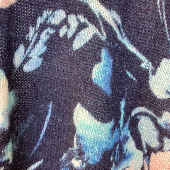 Chico’s sweater Floral Print Women's - Blue and Pink Chicos size 1 US 8 - Picture 5 of 10